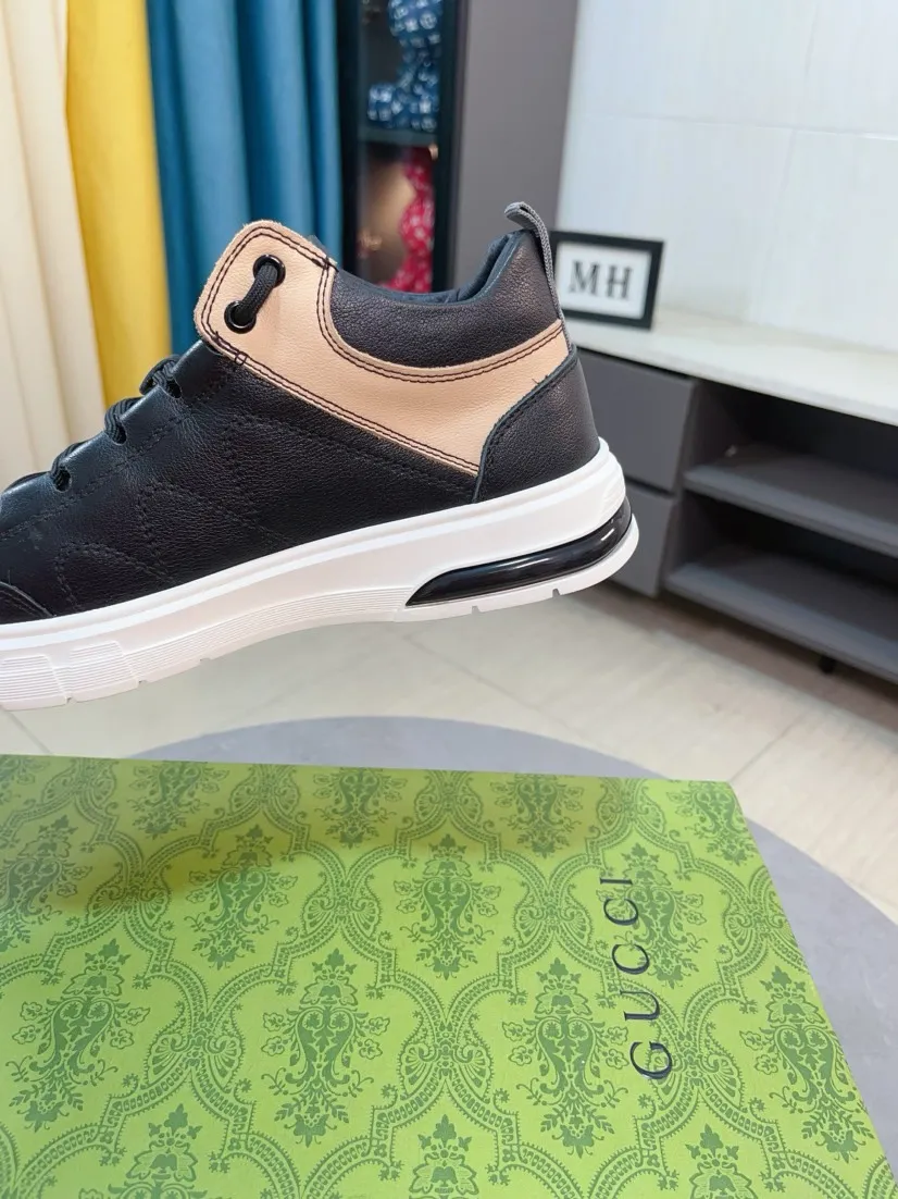Men's shoes 💰440🌹🌹GUCCI [Gucci] New high-end brand of men's shoes, the latest fashionable casual men's shoes, trendy and versatile style, relaxed and sporty style, uppers imported from Italy, first-layer cowhide, genuine leather lining and ultra-fine workmanship. Original personalized fashionable rubber wear-resistant outsole, light and comfortable on the foot, size 38-44